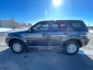 lot 26A image: 2008 Mercury Mariner Premier - AWD