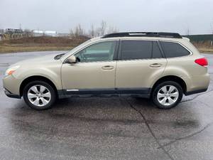 lot 15B image: 2010 Subaru Outback 2.5I Premium - AWD - 2 OWNERS - MANUAL