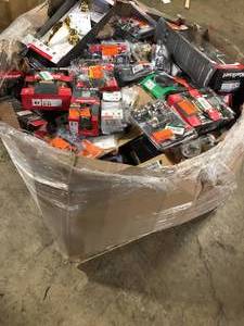 Gaylord of Assorted Door Handles and Door Locks Various Models and Conditions Customer Returns See Pictures