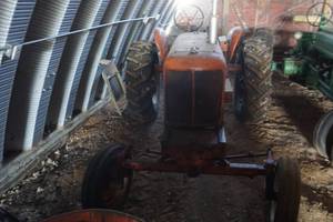 lot 10 image: WD45 Tractor