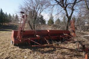 lot 18 image: 6200 24 ft. International Press Drill