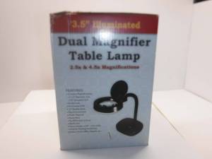 lot 20 image: 3.5 Illuminated Dual Magnifier Table Lamp 2.5x & 4.5x Magnification MC350B