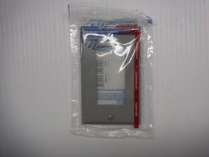 lot 23 image: Leviton 778-80401-NGY Gray Unbreakable Nylon Wall Plate  Approximately 5 Boxes 