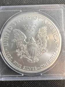 2015 AMERICAN SILVER EAGLE 1 TROY OZ .999 FINE SILVER UNC IN CASE