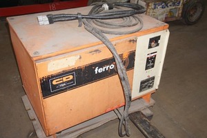 Forklift AccessoriesUSED Forklift Battery C & D Battery Division FR18HK135G Battery Charger
