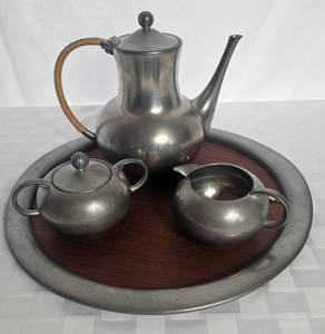 lot 21 image: Royal Holland Pewter Tea Set