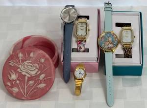 lot 43 image: Womens Watches and Vintage Pink Soapstone Signed Robert Nemith Jewelry Box