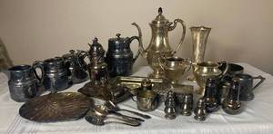 lot 19 image: Silverplate Collection - 30 pieces
