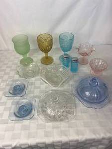 lot 23 image: Vintage Assorted Glassware Items - Fenton, Indiana Glass, Carnival Glass, Depression Glass and Federal Glass