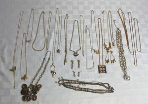 lot 37 image: Gold Toned Jewelry Lot