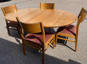 lot 47 image: Jefferson Wood Working Co Kitchen Table and 4 Chairs