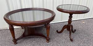 lot 51 image: Bernhardt Furniture 2 Round Tables with glass tops