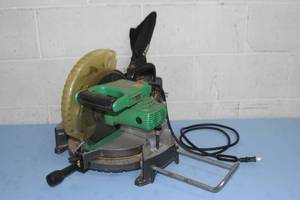 Hitachi C10FCH2 15-Amp 10 Single Bevel Compound Miter Saw with Laser Marker