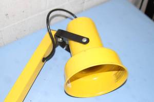 Dayton Industrial Incandescent Indoor Loading Dock  Articulating Shop Light Model 2V536