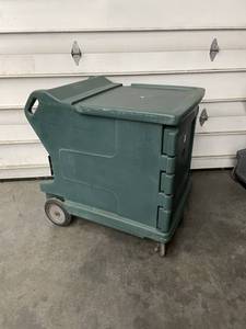 Cambro Manufacturing CMBH1826L Camtherm Low-Profile Electric Hot Food Warming  Holding Mobile Transport Cabinet