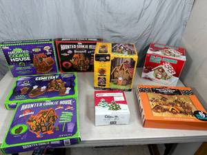 Large Assortment of Gingerbread Houses