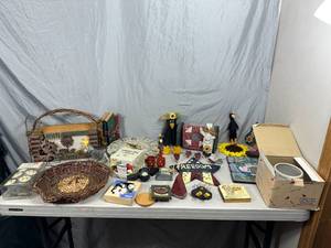 Candle Topper and Assorted Decor