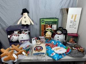 Large Lot of Holiday Christmas Decor