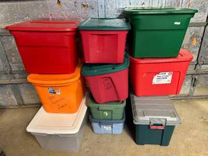 10 Assorted Totes with Lids