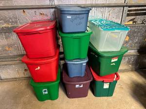10 Assorted Totes with Lids