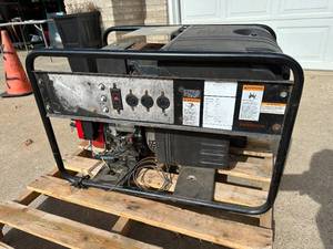 Honda  Onan 6600 Watt Generator with Electric Start - See notes