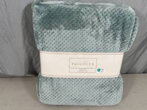 New Queen Size Luxury Blanket