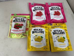 5 New Bags Wiley Wallaby Licorice