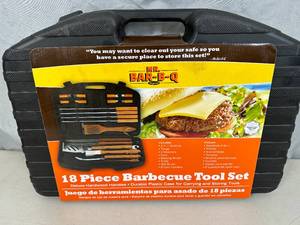 New 18 Piece BBQ Tool Set in Case