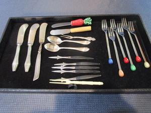 lot 18 image: Butter Knives, Pickle Forks, Appetizer forks
