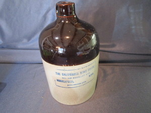 lot 21 image: Crockery Jug