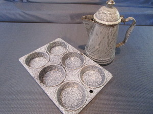 lot 29 image: Graniteware