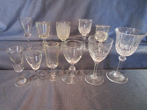 lot 31 image: Liqueur & Wine Glasses