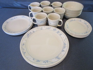 lot 33 image: Corelle Dinnerware