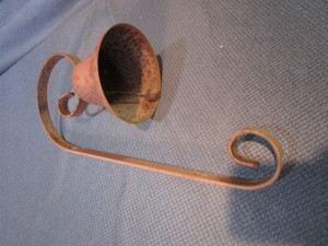 lot 42 image: Post Bell