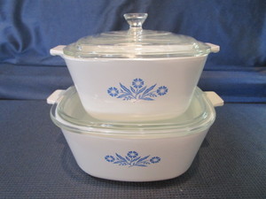lot 49 image: Corning Casseroles