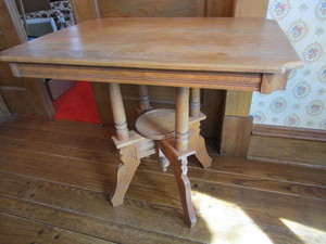 lot 51 image: Parlor Table