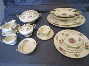lot 76 image: Rosenthal China