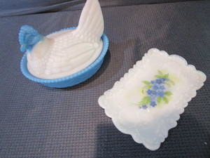 lot 78 image: Nesting Hen, Tray