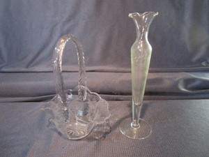 lot 82 image: Crystal Basket & Bud Vase