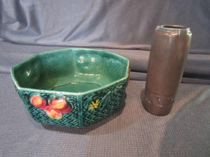 lot 88 image: German Zell Bowl & Vase With Crows