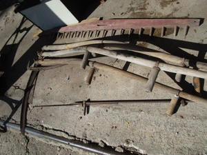 lot 262 image: Primitive Tools Scythes, Weed Popper, Row Marker
