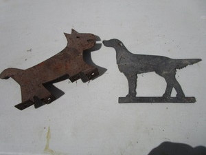 lot 271 image: Mailbox Or Toppers Dogs
