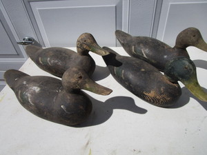 lot 275 image: Wooden Decoys
