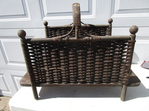 lot 276 image: Heywood Wakefield Magazine Stand - Woven Reed Style