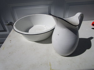lot 283 image: Enamel Basin & Pitcher