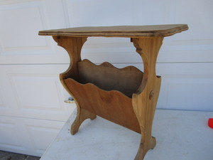 lot 291 image: Magazine Table
