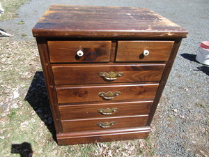 lot 300 image: Dresser, Three Drawer