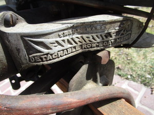 lot 302 image: Antique Evinrude Detachable Row Boat Outboard