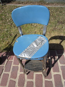lot 304 image: Vintage Cosco Stool