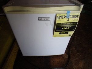 lot 310 image: Emerson Mini Refrigerator